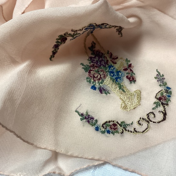 SILK SCARF. APRICOT COLOR EMBROIDERED. VINTAGE - Picture 5 of 6